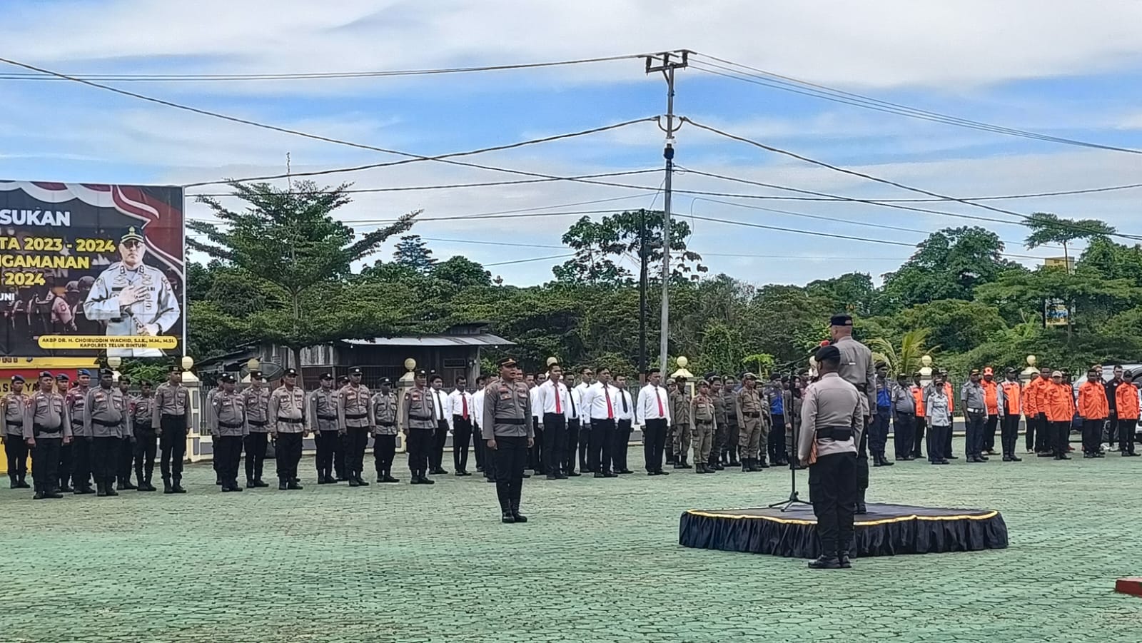 Apel Gelar Pasukan Operasi Mantap Brata Dalam Rangka Pengamanan Pemilu Suara Teluk