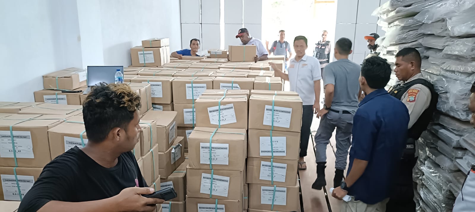 KPU Teluk Bintuni Terima 58.5468 Logistik Surat suara Pileg