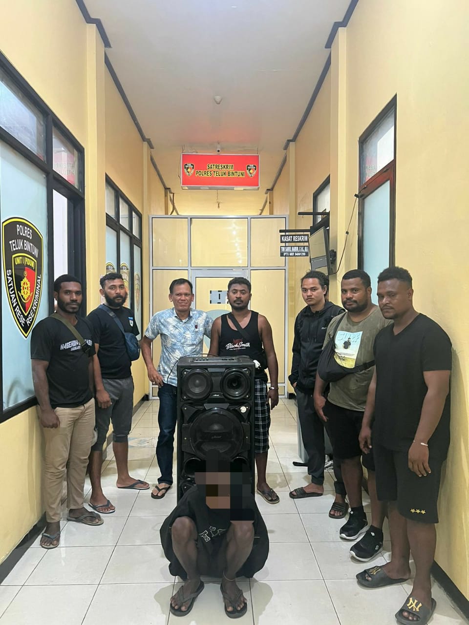 Tersangka Pencurian Spieker Dan Rica Diamankan Di Polres Teluk Bintuni Tersangka Pencurian Spieker Dan Rica Diamankan Di Polres Teluk Bintuni