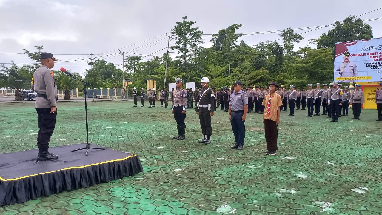 Gelar Apel Pasukan operasi keselamatan Mansinam 2024 Kapolres Bintuni : Turunkan Angka Pelanggaran Kecelakaan