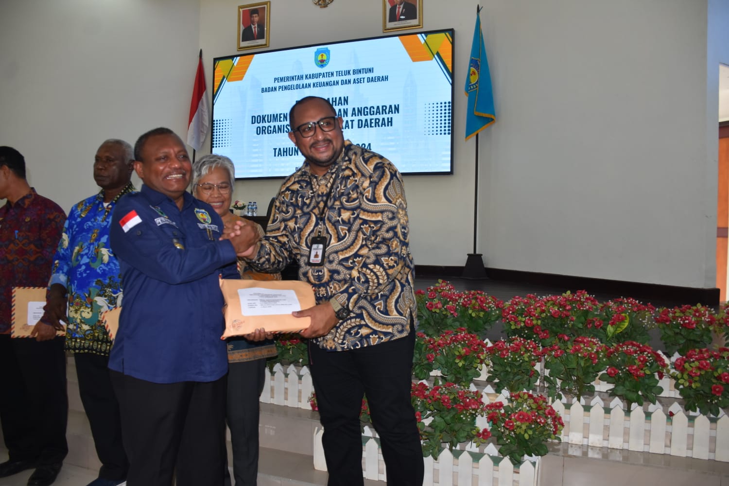 DPA Diserahkan ke OPD, Bupati Kasihiw: Pegang Teguh Prinsip Pengelolaan Keuangan Daerah Dengan Baik