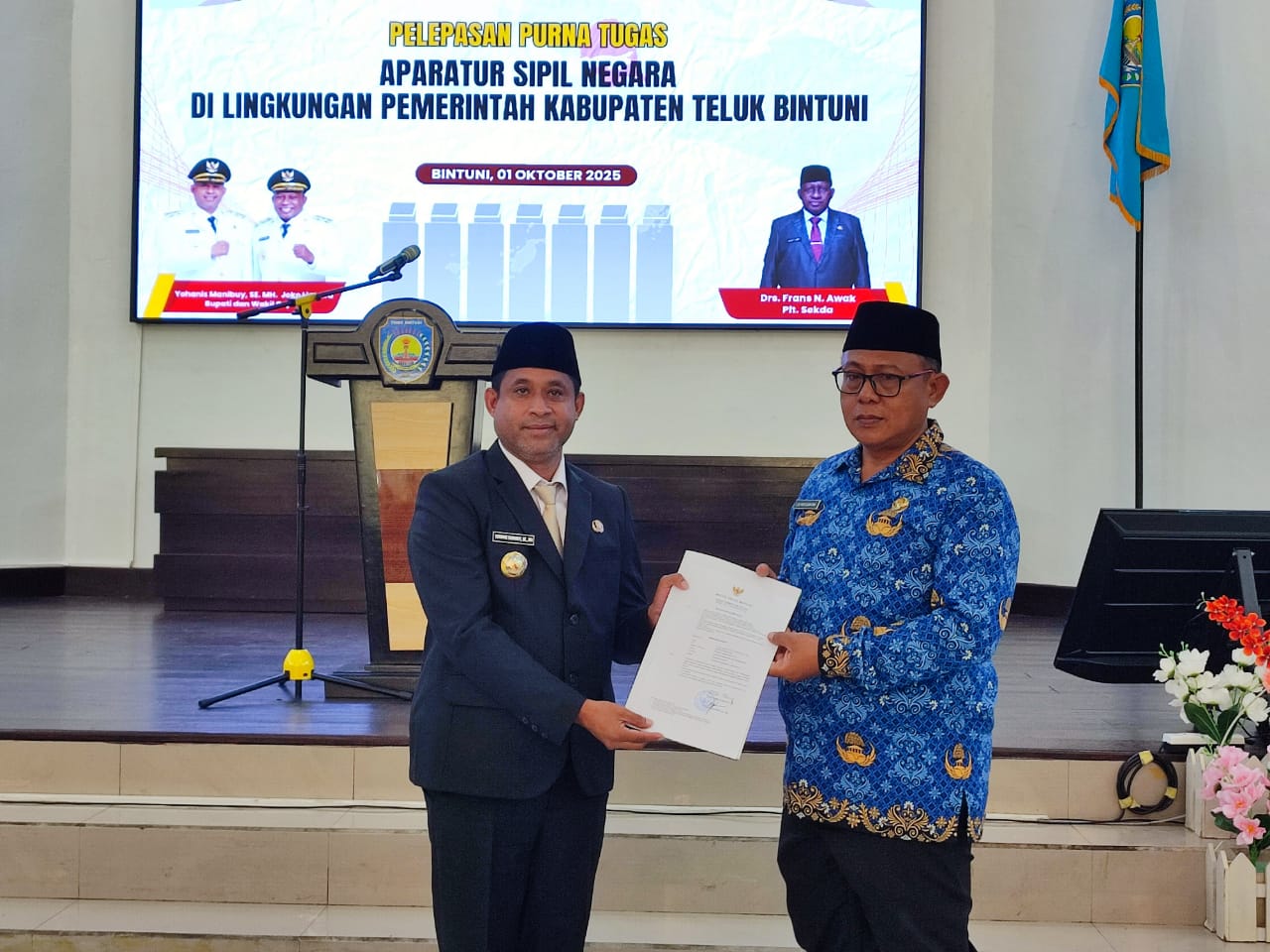 Asisten ll Setda I.B Putu Suratna Resmi Ditunjuk Sebagai Plt. Sekda Teluk Bintuni