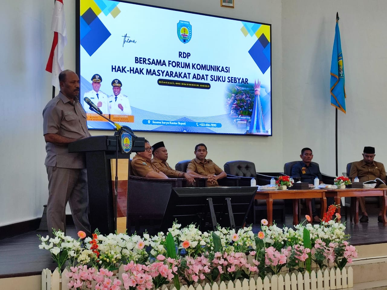 Masyarakat Sampaikan Aspirasi Terkait DBH 10%, Bupati YM: Saya Minta Sekda Bentuk Tim Kerja