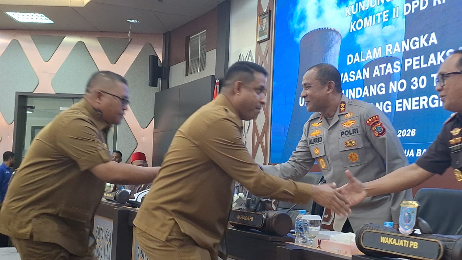 Bupati Bintuni Adukan Persoalan Listrik dan Tenaga Kerja Saat Bertemu Komite ll DPD RI